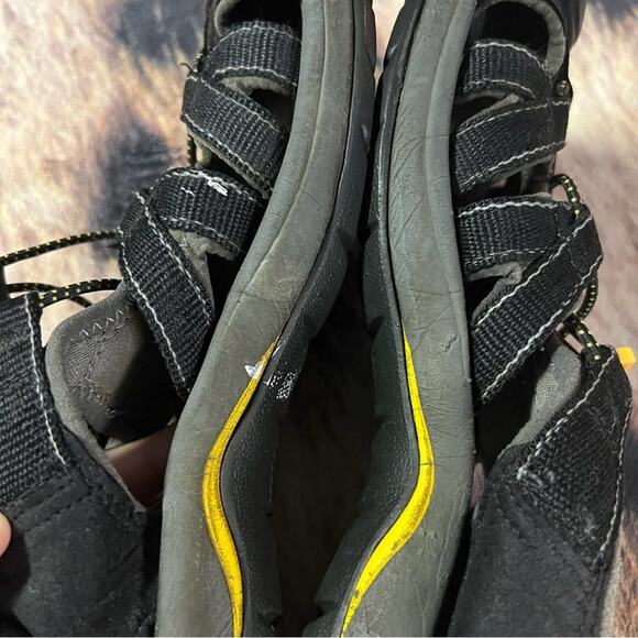 Keen Water Friendly Outdoor Hiking Sandals Men’s Size 8.5 Black - Picture 12 of 12